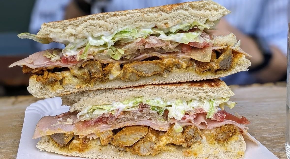 Campero relleno visto de lado